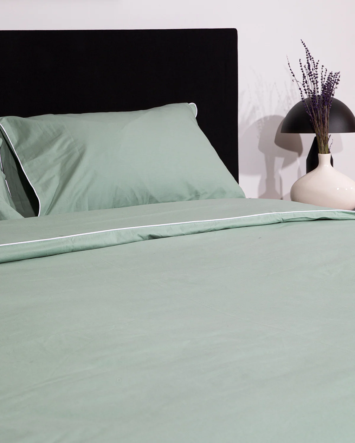 Classic Percale - Core Bedding Set - Jade Green with White Piped Edge - Image 4