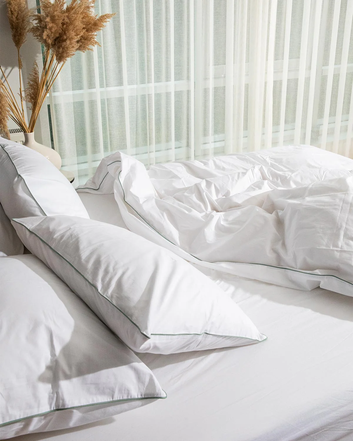 Classic Percale - Core Bedding Set - White with Jade Green Piped Edge - Image 4