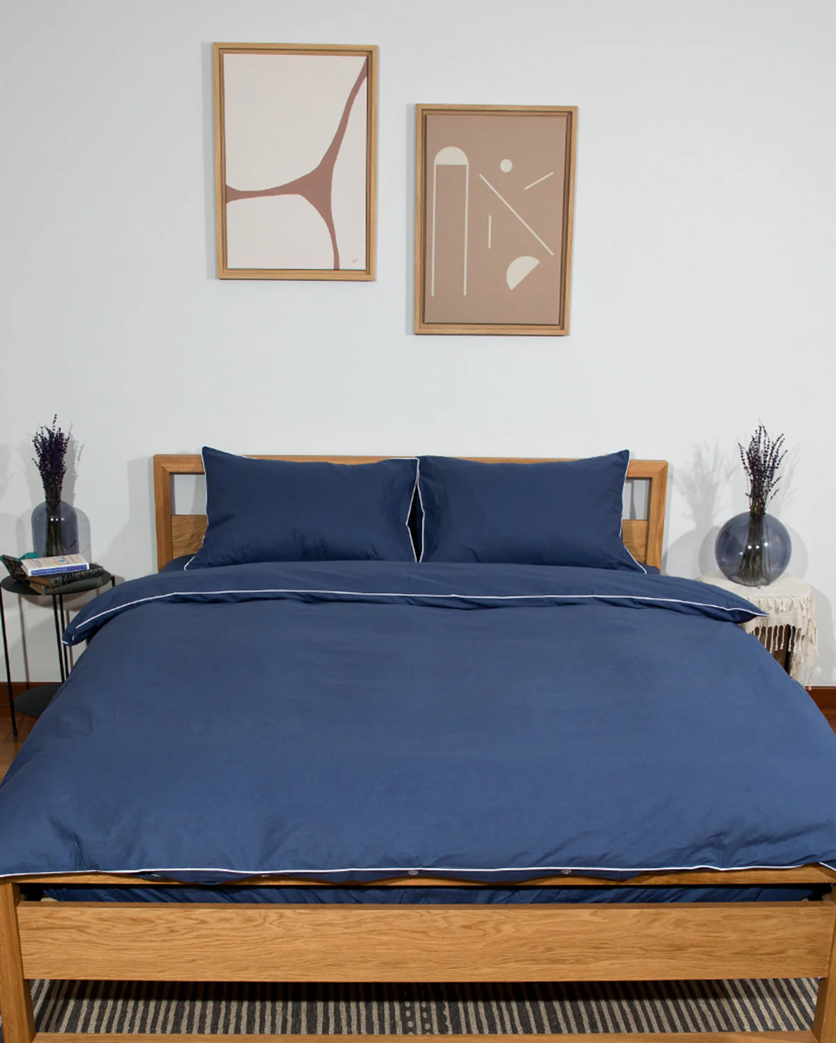 Classic Percale - Duvet Cover Set- Navy Blue with White Piped Edge - Image 3