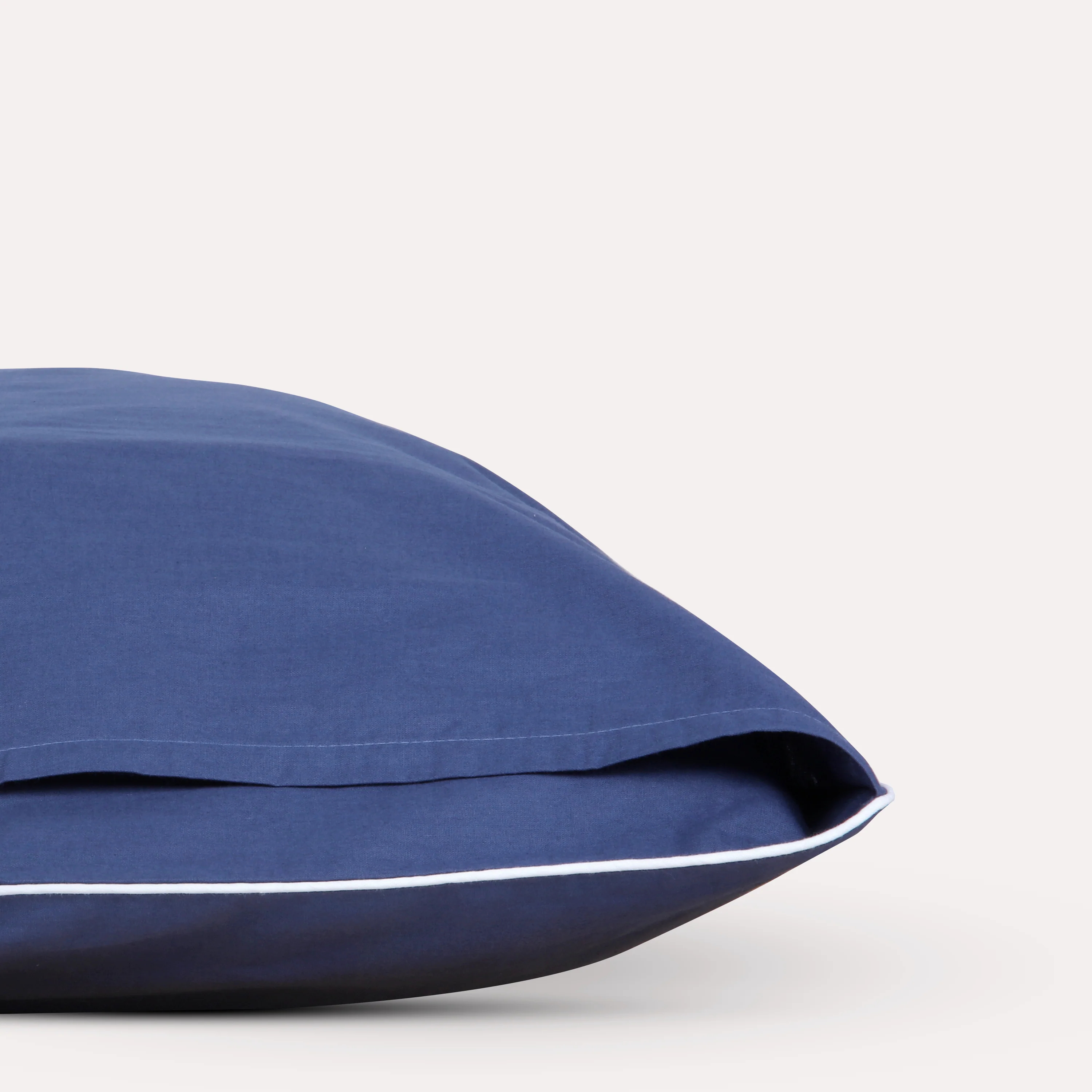 Classic Percale - Duvet Cover Set- Navy Blue with White Piped Edge - Image 8