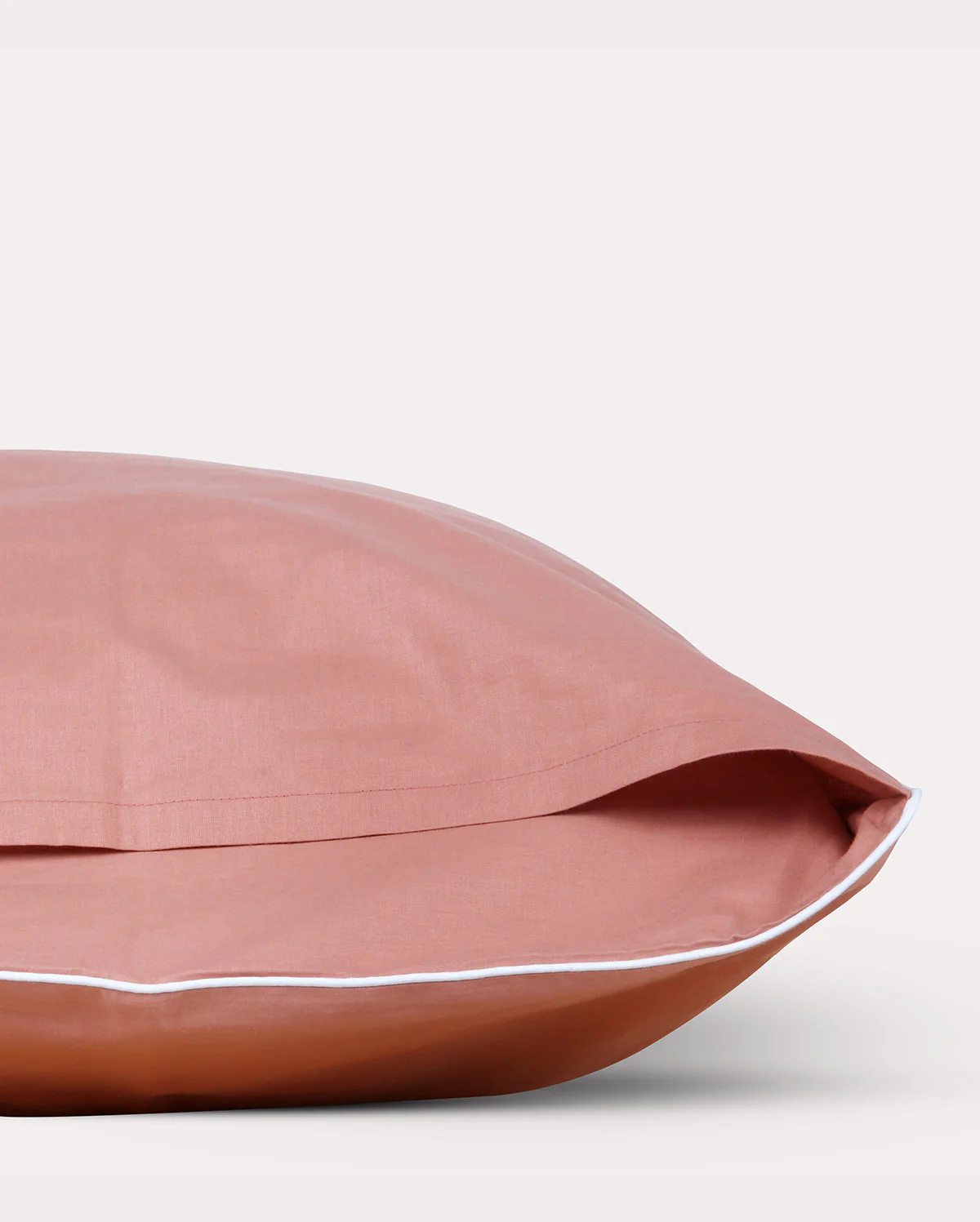 Classic Percale - Fitted Sheet Set- Peach with White Piped Edge - Image 2