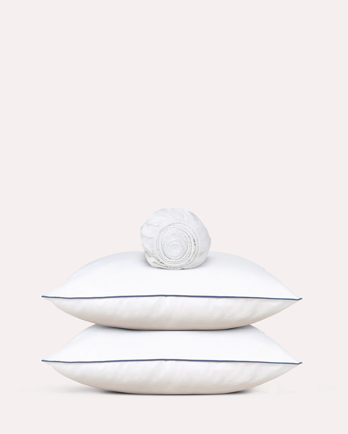 Classic Percale - Fitted Sheet Set- White with Navy Blue Piped Edge - Image 2