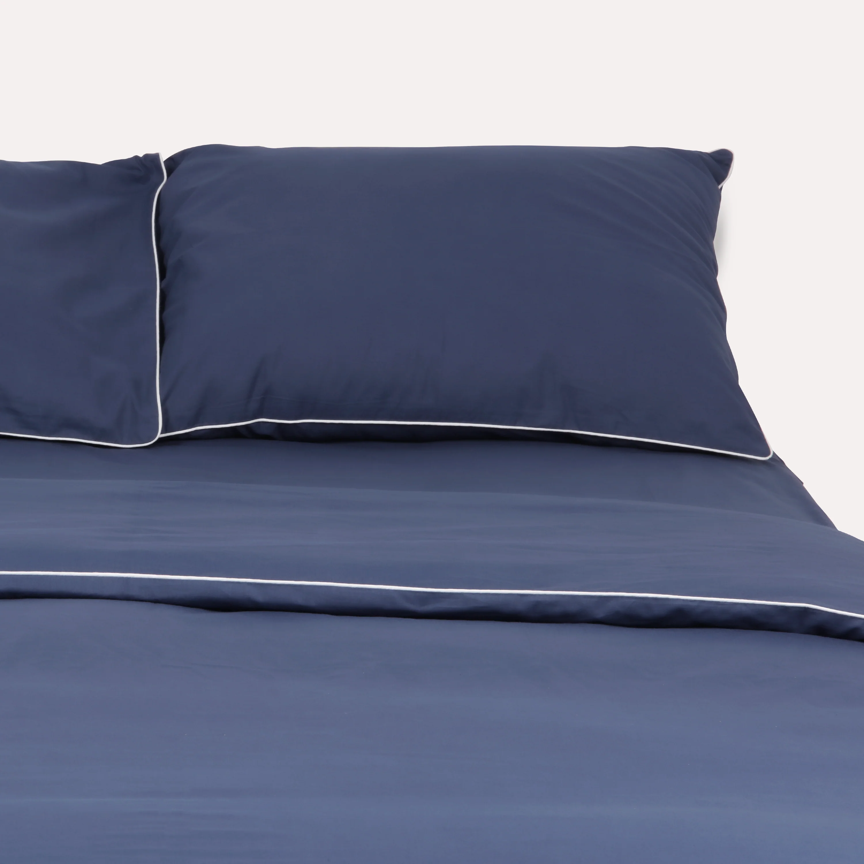 Classic Percale Pillowcase 2pcs- Navy Blue with White Pipe Edge - Image 6