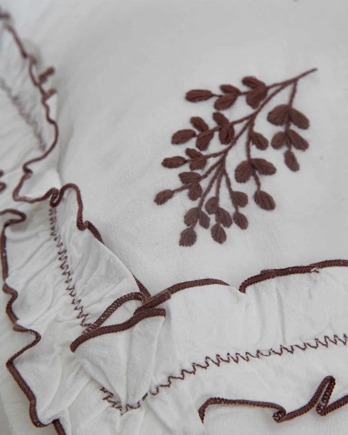 Embroidered Duvet Cover Set - White - Image 6