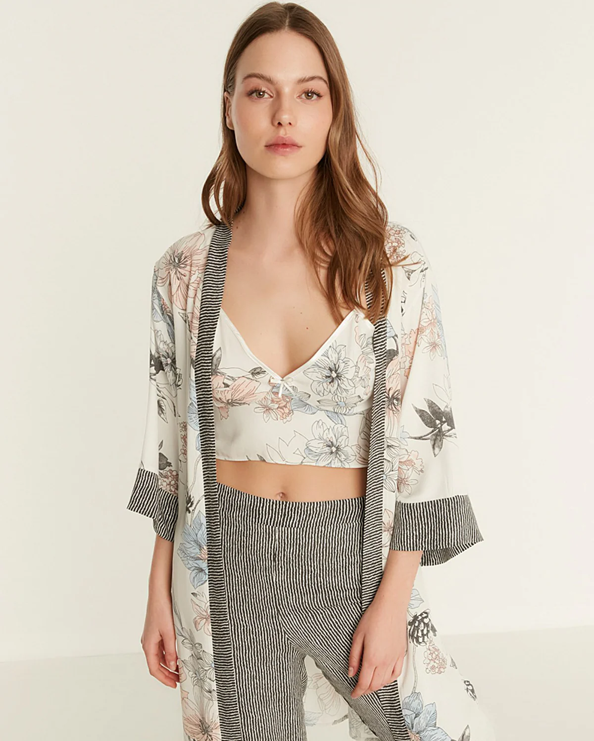 Flower Printed Pyjama Set with Dressing Gown - Ecru - Image 3