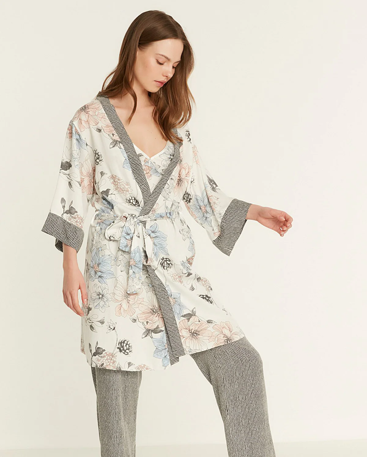Flower Printed Pyjama Set with Dressing Gown - Ecru - Image 4