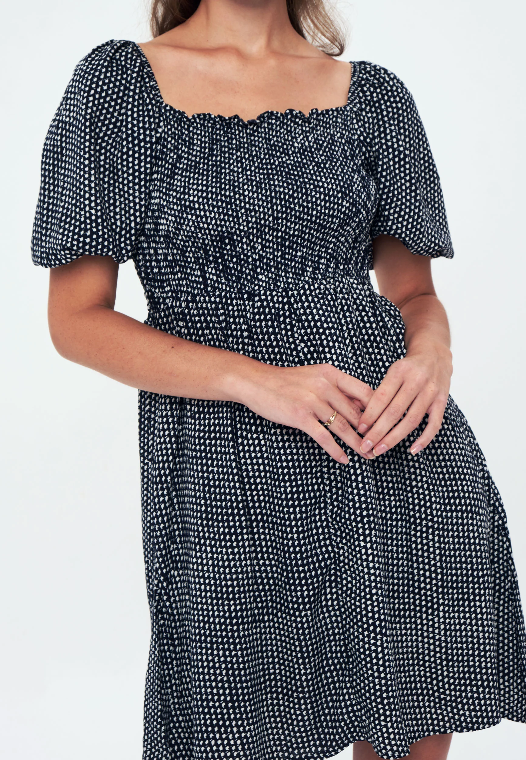 Herita Printed Smock Dress black white - Image 2