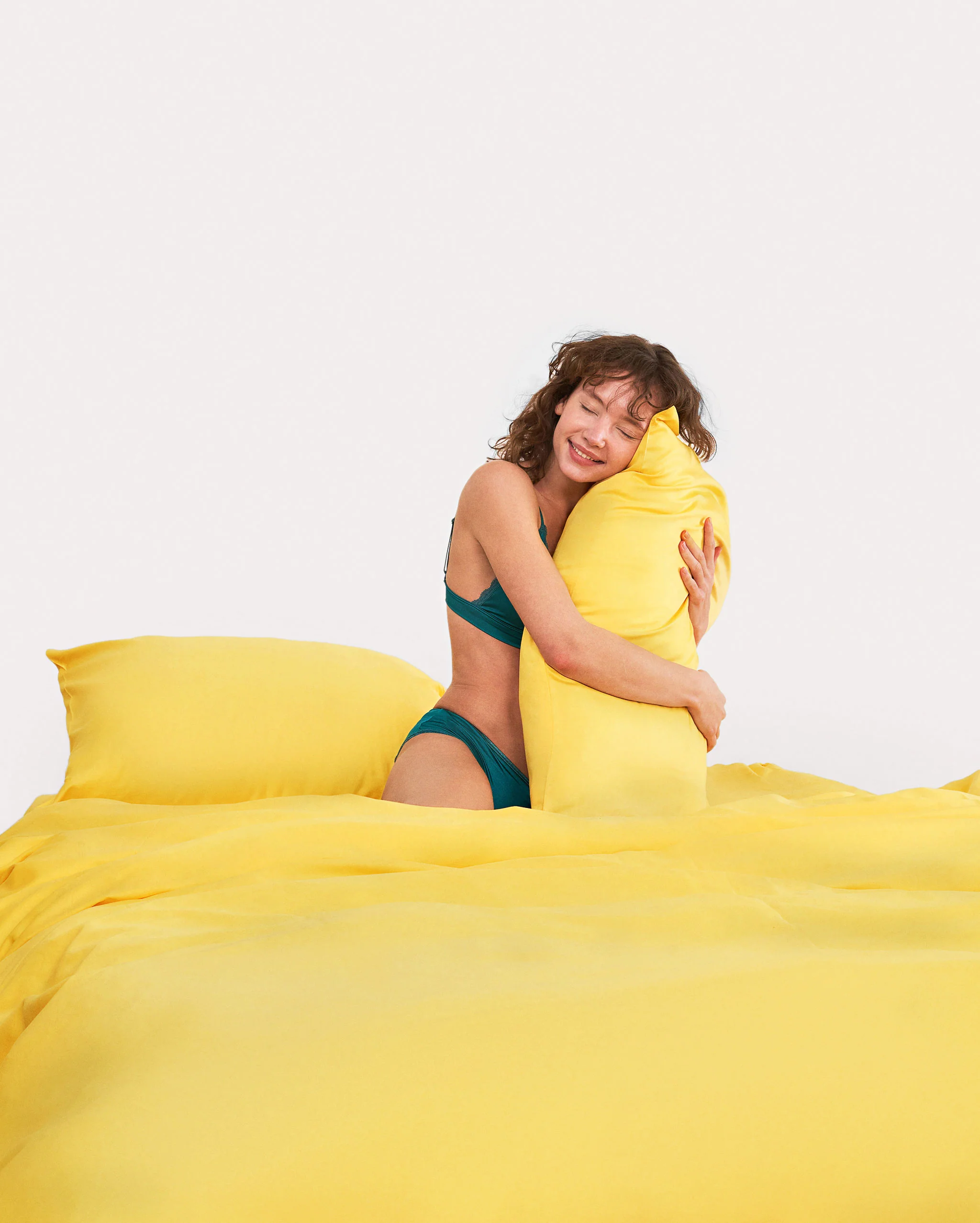 Lavish Sateen - Duvet Cover Set - Yellow - Image 4