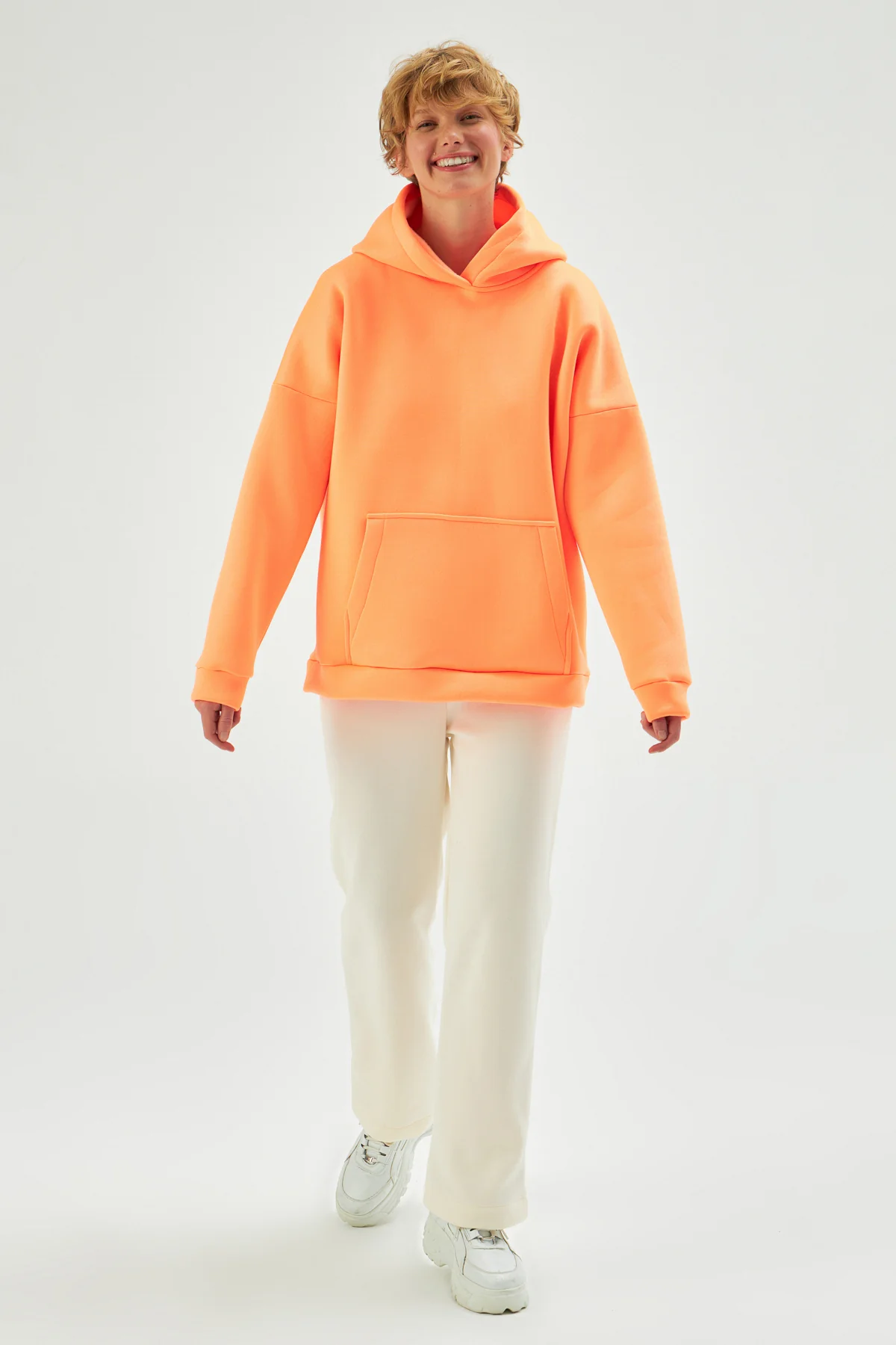 MUNI MUNI -  Oversize Neon Hoodie - orange - Image 3