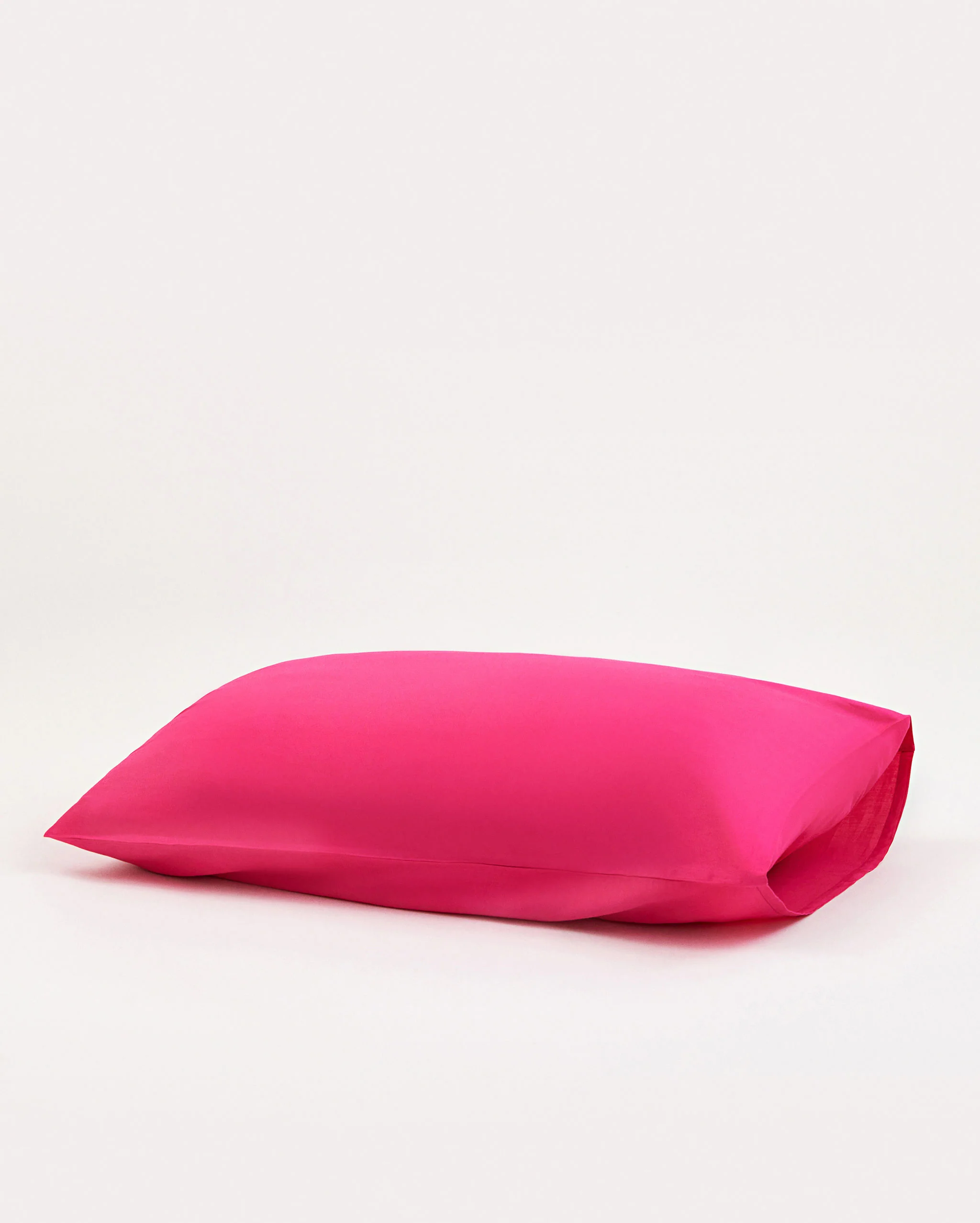 Reversible Sateen Bedding Set - Fuchsia & Red - Image 14